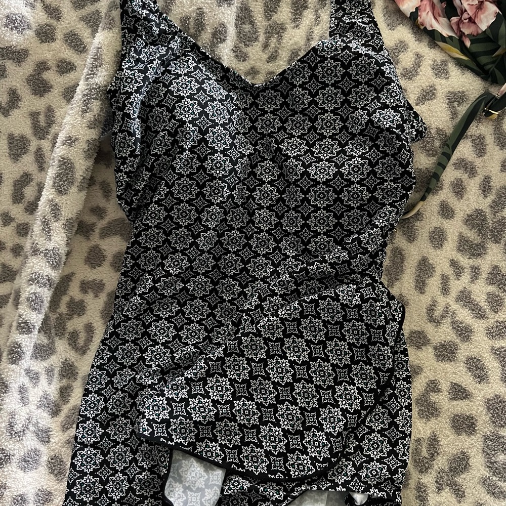 Shore shapes swimsuit